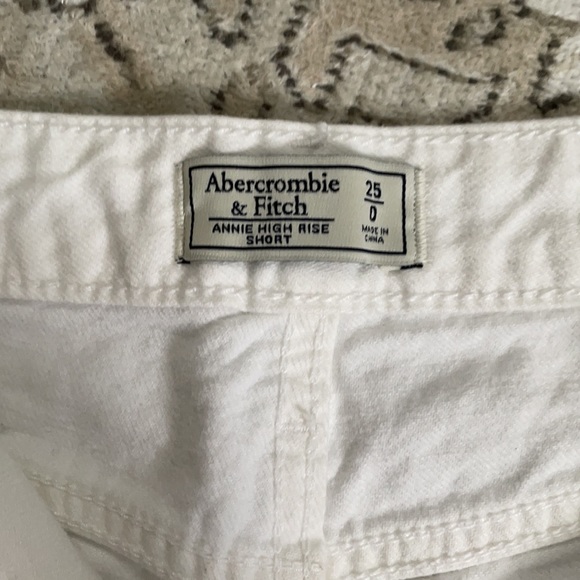 Abercrombie and Fitch High rise shorts - Picture 2 of 3
